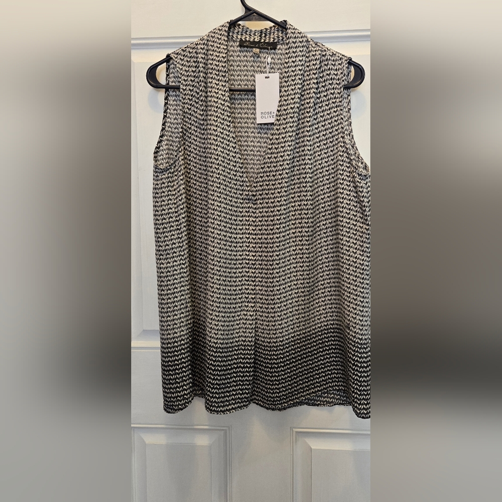 Rose & Olive Monochrome Patterned Blouse